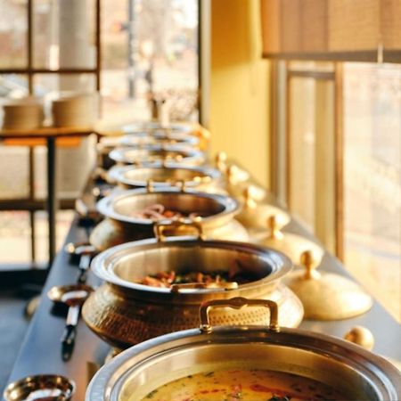 Fabhotel Jpm The Grand Bella - Nr Nehru Place Market 뉴델리 외부 사진