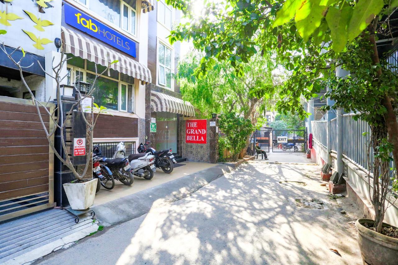 Fabhotel Jpm The Grand Bella - Nr Nehru Place Market 뉴델리 외부 사진